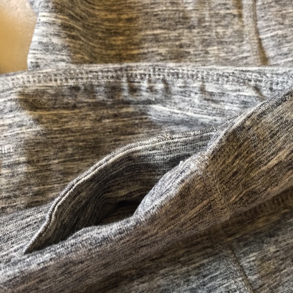 Calvin Klein Gray Crisscross Cropped Leggings Sz S - Picture 6 of 7